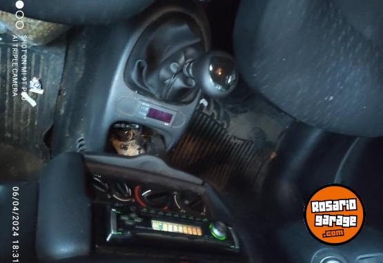 Utilitarios - Renault Kangoo 2015 GNC 124000Km - En Venta