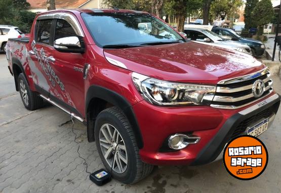 Camionetas - Toyota Hilux 4 x 4 D/C SRX 2.8 T 2017 Nafta 70000Km - En Venta