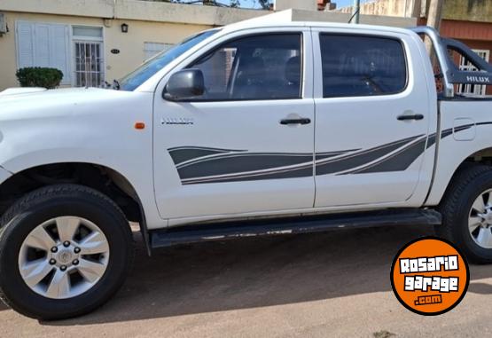 Camionetas - Toyota HILUX DX 2.5 TD 2012 Diesel 490000Km - En Venta