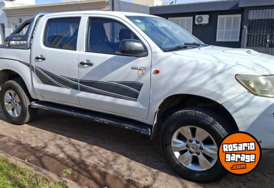 Camionetas - Toyota HILUX DX 2.5 TD 2012 Diesel 490000Km - En Venta