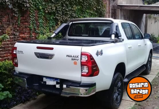 Camionetas - Toyota HILUX SRV 4X4 2021 Diesel 46100Km - En Venta