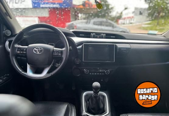 Camionetas - Toyota HILUX 2.8 4X2 SRV PACK 2017 Diesel 145000Km - En Venta