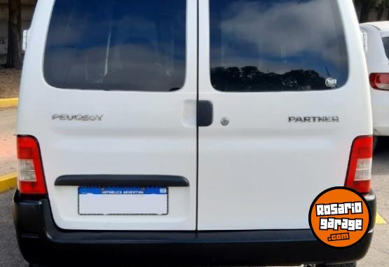Utilitarios - Peugeot Partner 2016 Diesel 235000Km - En Venta