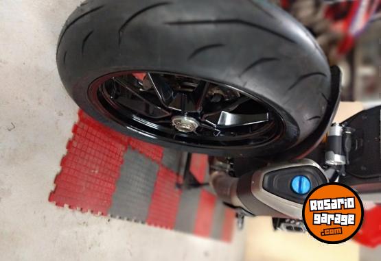 Motos - Ducati Hyperstrada 821 2015 Nafta 23000Km - En Venta