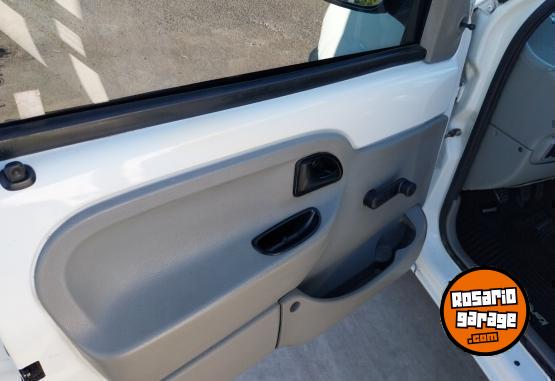 Utilitarios - Renault Kangoo 2013 GNC 154000Km - En Venta