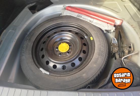 Autos - Toyota Corolla SEG 2012 Nafta 290000Km - En Venta