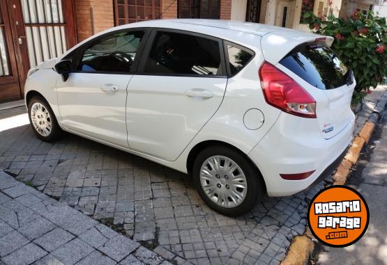 Autos - Ford Fiesta Kinetick 2016 Nafta 120000Km - En Venta