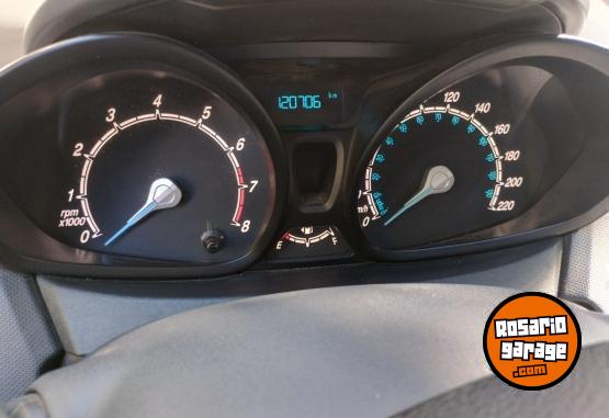 Autos - Ford Fiesta Kinetick 2016 Nafta 120000Km - En Venta