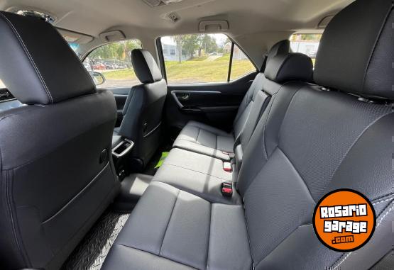 Camionetas - Toyota SW4 SRX 4X4 AT 7AS 2025 Diesel 0Km - En Venta