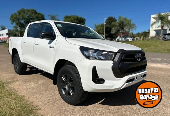 Camionetas - Toyota HILUX 2.8 SR MT- AT 2025 Diesel 0Km - En Venta