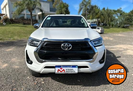 Camionetas - Toyota HILUX 2.8 4X4 SRV AT 2025 Diesel 0Km - En Venta