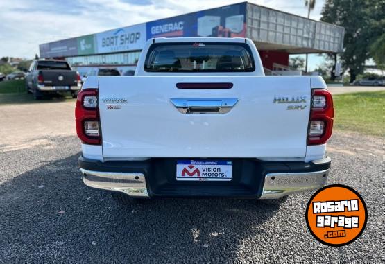 Camionetas - Toyota HILUX 2.8 4X4 SRV AT 2025 Diesel 0Km - En Venta