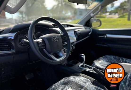 Camionetas - Toyota HILUX 2.8 4X4 SRV AT 2025 Diesel 0Km - En Venta