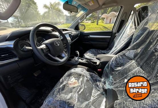 Camionetas - Toyota HILUX 2.8 4X4 SRV AT 2025 Diesel 0Km - En Venta