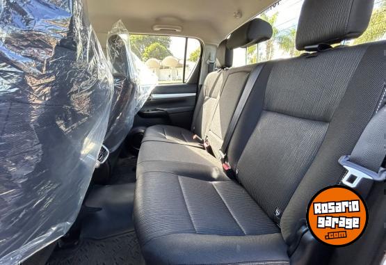 Camionetas - Toyota HILUX 2.8 4X4 SRV AT 2025 Diesel 0Km - En Venta