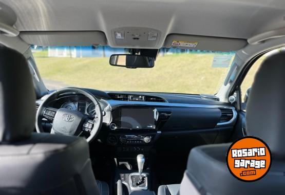 Camionetas - Toyota HILUX 2.8 SRX AT 2025 Diesel 0Km - En Venta