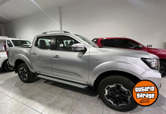 Camionetas - Nissan FRONTIER PLATINUM 4X2 AT 2025 Nafta 0Km - En Venta