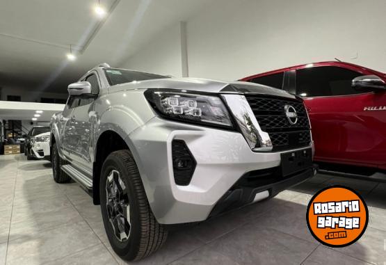Camionetas - Nissan FRONTIER PLATINUM 4X2 AT 2025 Nafta 0Km - En Venta