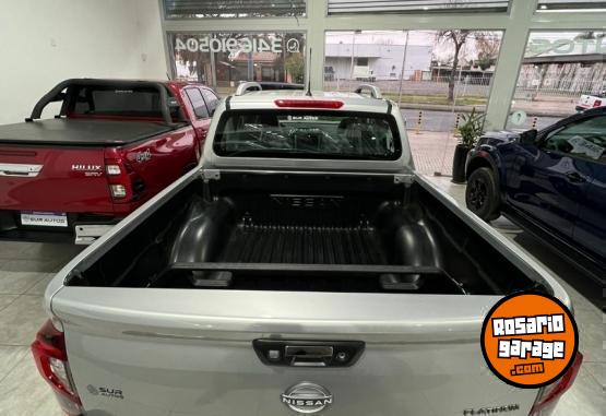 Camionetas - Nissan FRONTIER PLATINUM 4X2 AT 2025 Nafta 0Km - En Venta