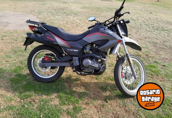Motos - Zanella TX200 2013 Nafta 12800Km - En Venta