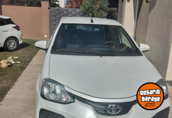 Autos - Toyota etios 2023 Nafta 18000Km - En Venta