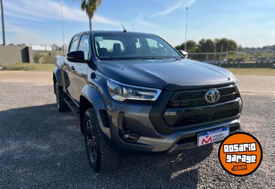 Camionetas - Toyota HILUX 2.8 4X4 SRX AT 2025 Diesel 0Km - En Venta