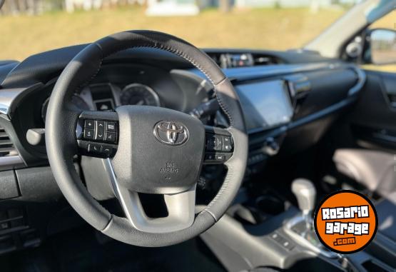 Camionetas - Toyota HILUX 2.8 4X4 SRX AT 2025 Diesel 0Km - En Venta