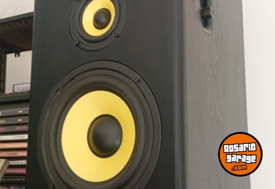 Informtica - LIQUIDO todo MONITOR TV Samsung + CPU intel I5 + PARLANTES 3 vias Thonet & Vander - En Venta