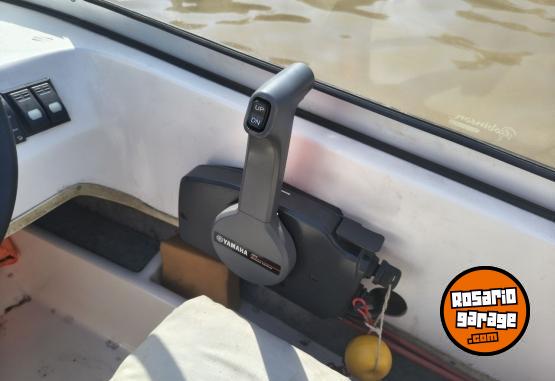 Embarcaciones - Lancha Robinson Mantra 2016 motor Yamaha 90HP 2T - En Venta