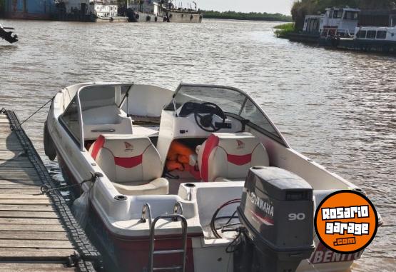 Embarcaciones - Lancha Robinson Mantra 2016 motor Yamaha 90HP 2T - En Venta
