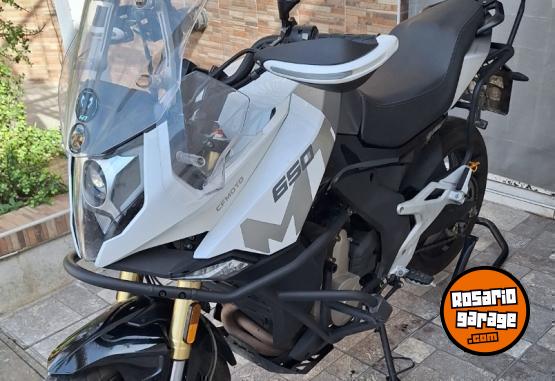 Motos - CF Mt 650 2023 Nafta 18000Km - En Venta