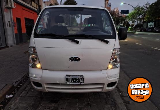 Camiones y Grúas - Kia ka 2500 aire direccion levanta vidrios duales baranda volcable - En Venta