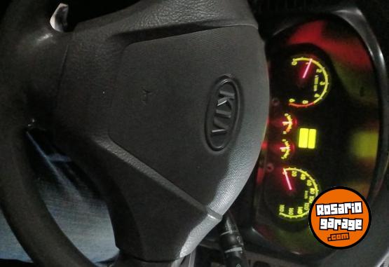 Camiones y Grúas - Kia ka 2500 aire direccion levanta vidrios duales baranda volcable - En Venta