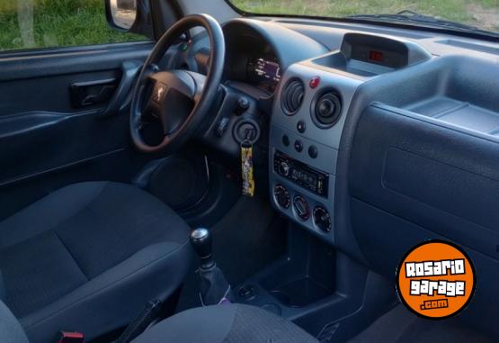 Utilitarios - Peugeot Partner hdi 2018 Diesel 150000Km - En Venta