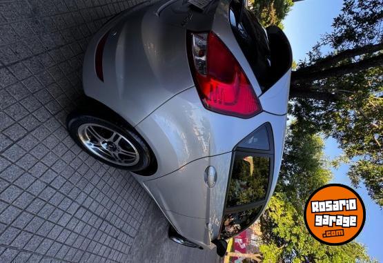 Autos - Ford Fiesta Kinectic S plus 2017 Nafta 80000Km - En Venta