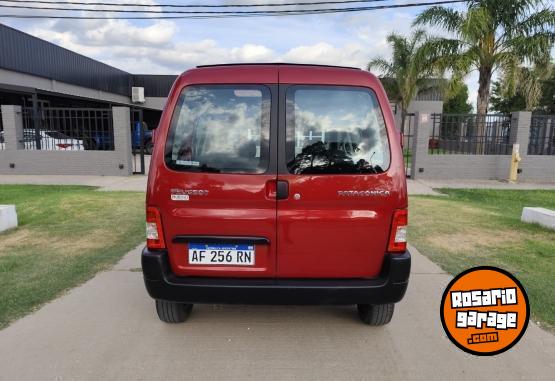 Utilitarios - Peugeot Partner Patagonica 1.6HDI 2022 Diesel 52000Km - En Venta
