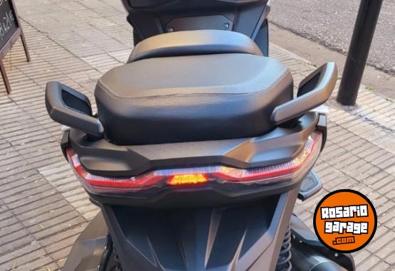 Motos - Voge 350 SR4 MAX 2023 Nafta 7000Km - En Venta