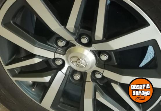 Camionetas - Toyota Hilux sr 2019 Diesel 15100Km - En Venta