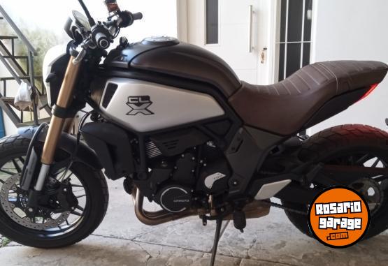 Motos - CF CLX 700 2022 Nafta 10000Km - En Venta