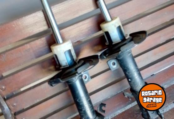 Accesorios para Autos - SE VENDE DOS AMORTIGUADORES ORIGINAL DELANTEROS PARA FORD FIESTA 2013 a 2018 - En Venta