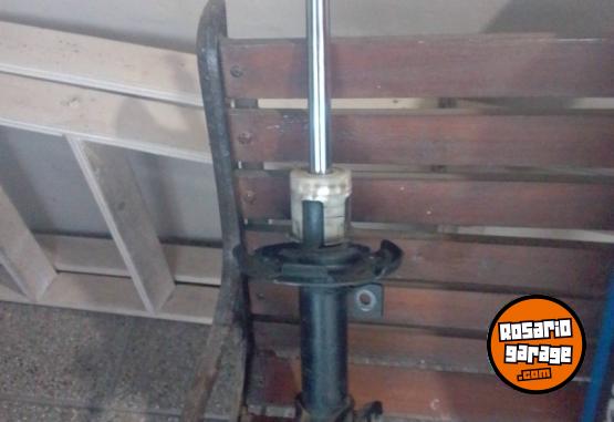 Accesorios para Autos - SE VENDE DOS AMORTIGUADORES ORIGINAL DELANTEROS PARA FORD FIESTA 2013 a 2018 - En Venta