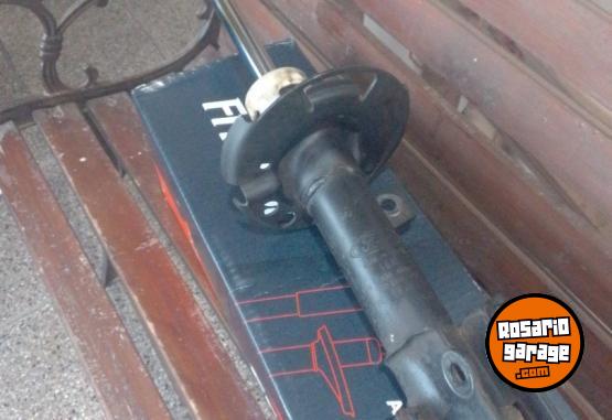 Accesorios para Autos - SE VENDE DOS AMORTIGUADORES ORIGINAL DELANTEROS PARA FORD FIESTA 2013 a 2018 - En Venta