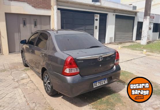Autos - Toyota Etios 2021 Nafta 110000Km - En Venta