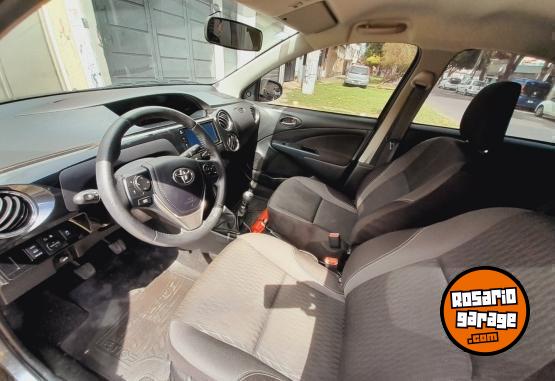Autos - Toyota Etios 2021 Nafta 110000Km - En Venta