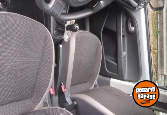 Autos - Volkswagen Up high 2015 Nafta 155000Km - En Venta