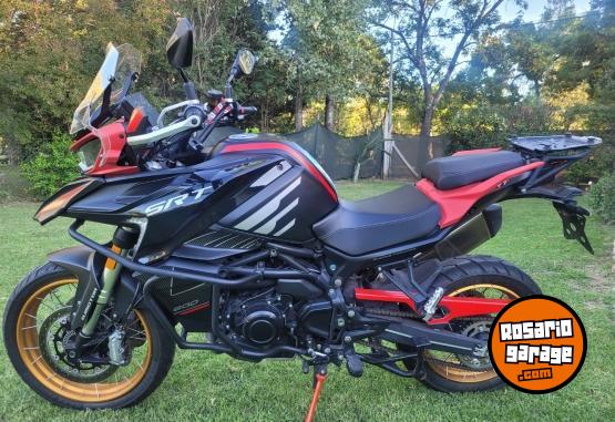 Motos - Qj Motor SRT800SX 2024 Nafta 9000Km - En Venta