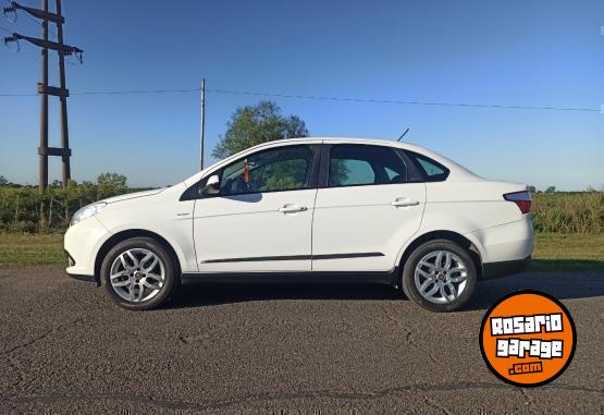 Autos - Fiat Grand Siena 2014 Nafta 140000Km - En Venta