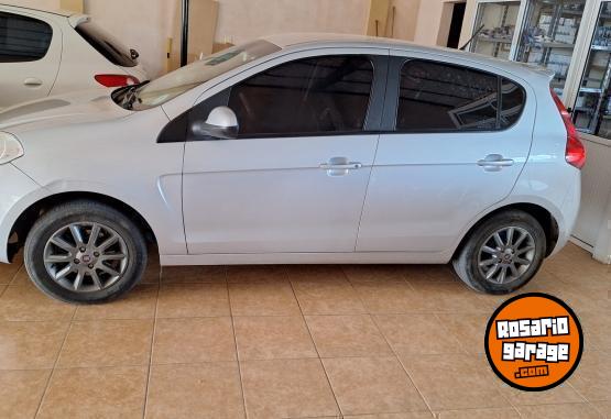 Autos - Fiat Palio atractive 2014 GNC 82000Km - En Venta