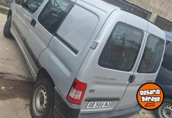 Utilitarios - Peugeot Partner 2017 Nafta 155000Km - En Venta