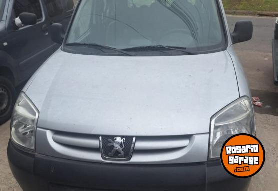 Utilitarios - Peugeot Partner 2017 Nafta 155000Km - En Venta